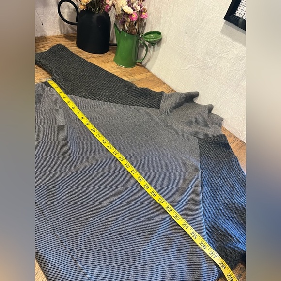 Textured Funnel Neck Pullover – Ruelle. Size xl - Picture 3 of 7